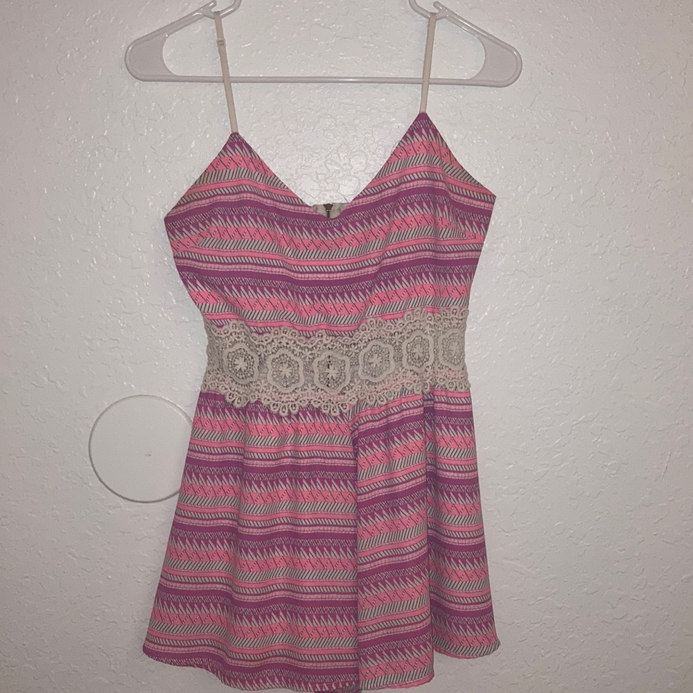 Love Culture Tropical Lace Romper Pink Size Small